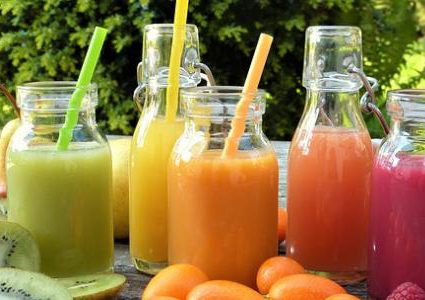 أخطاء شائعة تفقد العصائر فوائدها