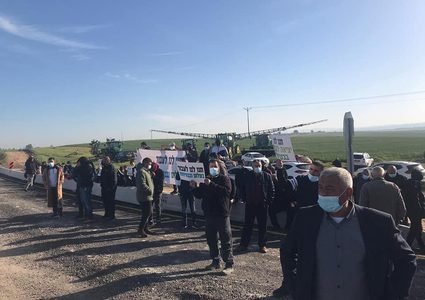 تجريف أراض وهدم خيمة الاعتصام بالنقب