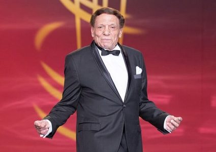 عادل الإمام يكشف حقيقة كتابة مذكراته وتحويلها لفيلم سينمائي