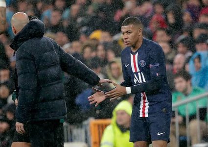 الكشف عن رسالة زيدان لمبابي بعد هاتريك برشلونة