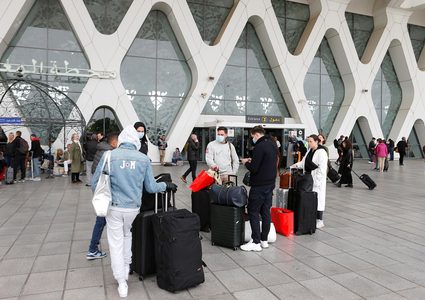 المغرب يعلق الرحلات الجوية مع 9 دول جديدة