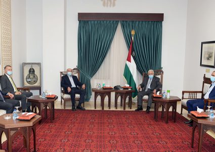 الرئيس يستقبل رجل الأعمال صبيح المصري