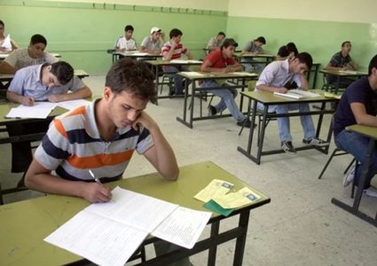 2571 طالبا وطالبة يتقدمون للدورة الشتوية من الامتحان الشامل