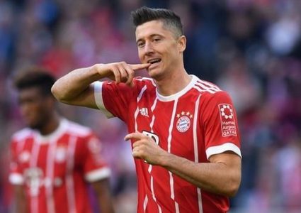 ليفاندوفسكي يحطم رقم أسطورة ريال مدريد لهدافي دوري الأبطال