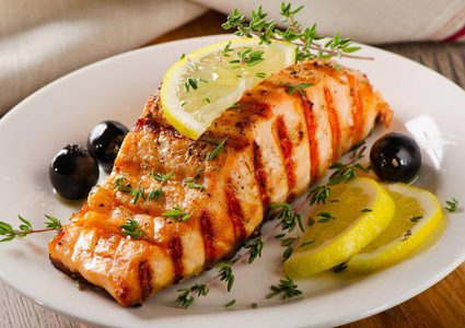 سمك السلمون المشوي