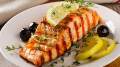 سمك السلمون المشوي