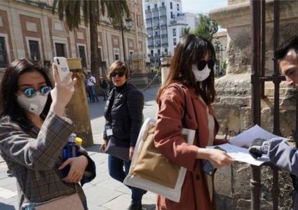 إسبانيا: نأمل بعودة السياح البريطانيين هذا الصيف