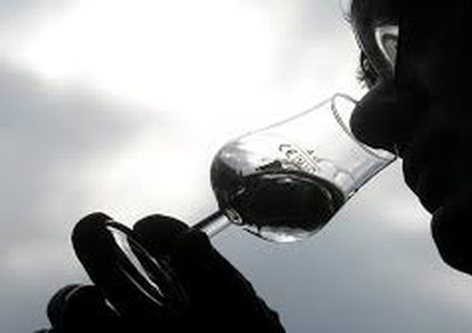 دراسة تكشف أصحاب المهن الأكثر تناولا "للكحول"