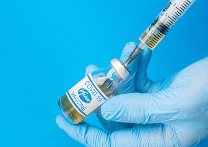 فايزر تدرس منح "جرعة ثالثة" من لقاح كورونا