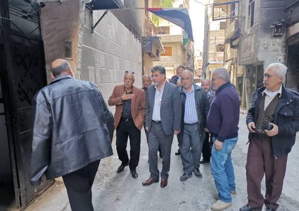 السفير عبد الهادي يتفقد مخيم اليرموك