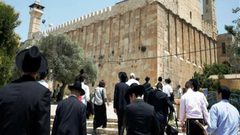 هدم جدار منزل قرب الحرم الإبراهيمي في الخليل