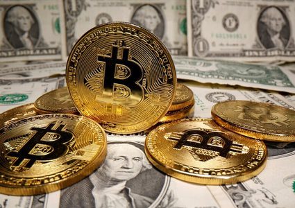 "البيتكوين" تسجل هبوطا حادا