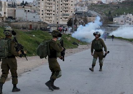 الاحتلال يقتحم كفر عقب ومحيط قلنديا شمال القدس