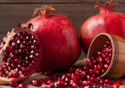 فوائد الرمان المذهلة وأفضل طرق تناوله والأمراض التي يعالجها