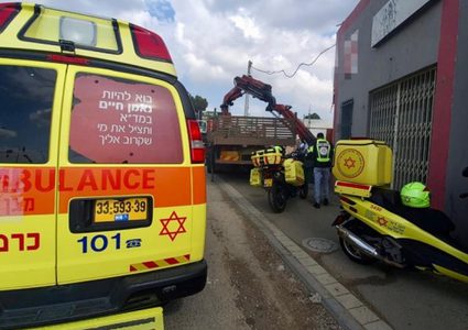 مصرع عامل بانهيار رافعة قرب جسر الزرقاء