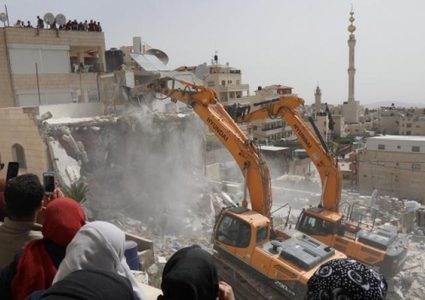 الاحتلال يهدم منزلا في العيسوية بالقدس