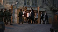 مستوطنون يعتدون على الكنيسة الرومانية في القدس