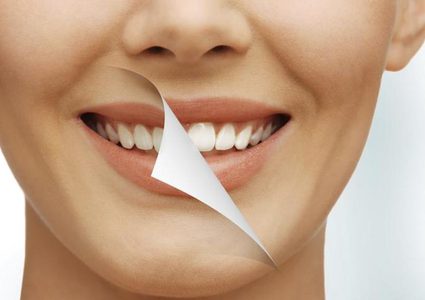 طرق التخلص من البقع البنية على الأسنان