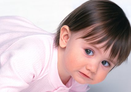 عادة يومية شائعة تزيد خطر معاناة طفلك من أمراض الحساسية