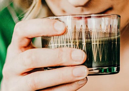 مشروبات ينصح بالإبتعاد عنها بعد سن الأربعين