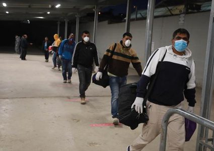 الاحتلال يؤجل عملية تطعيم العمال الفلسطينيين ضد فيروس كورونا