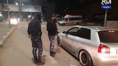 الاجهزة الأمنية على #حواجز_المحبة "حاجز كفر_عقب بشارع القدس "
 في محافظة رام الله و البيرة لتطبيق قرارات الإغلاق بالمحافظة وذلك للحد من تفشي فيروس كورونا