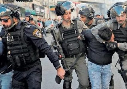 القدس: الاحتلال يعتقل مواطنا من حي باب حطة