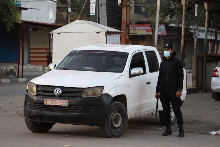 ضبط أكثر من 7 كغم مواد يشتبه أنها مخدرة في الخليل