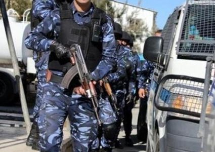 ضبط أكثر من 7 كغم مواد يشتبه أنها مخدرة في الخليل