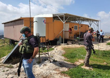 قوات الاحتلال تعتقل فتاة غرب رام الله