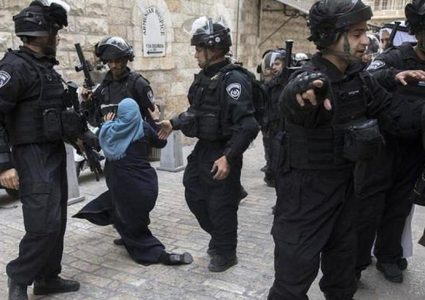 الاحتلال يقمع فعالية لمناسبة الثامن من آذار في القدس