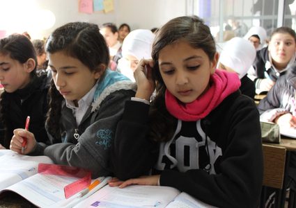 التربية تجدد رفضها لمحاولات إحلال منهاج غير فلسطيني في القدس