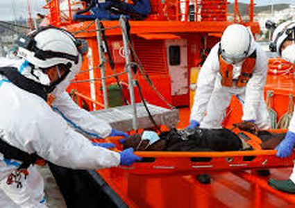 إسبانيا: إنقاذ أكثر من 100 مهاجر قبالة سواحل جزر الكناري