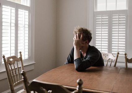 دراسة: كورونا يسبب مشاكل عقلية ونفسية