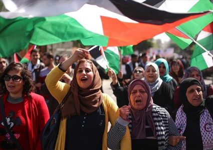 الإحصاء الفلسطيني: مشاركة متواضعة للنساء في مواقع صنع القرار