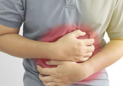 خبراء: انتفاخ البطن قد يكشف الإصابة بمرض قاتل