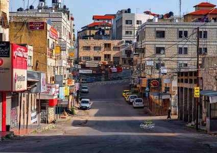 طولكرم في اليوم الأول من الإغلاق لمنع تفشي فيروس كورونا