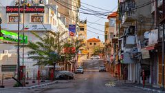 طولكرم في اليوم الأول من الإغلاق لمنع تفشي فيروس كورونا