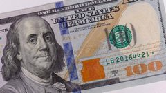 الدولار يهبط إلى أدنى مستوى في أسبوع