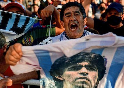 "لم يمت بل قتلوه".. الأرجنتينيون يطلبون العدالة لمارادونا