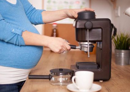 النسكافيه للحامل .. هل هو ضار؟ وما هي الكمية الآمنه منه؟