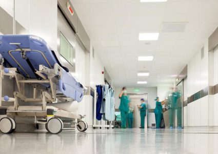 أنباء عن انقطاع الأوكسجين عن مرضى كورونا بمستشفى السلط في الأردن