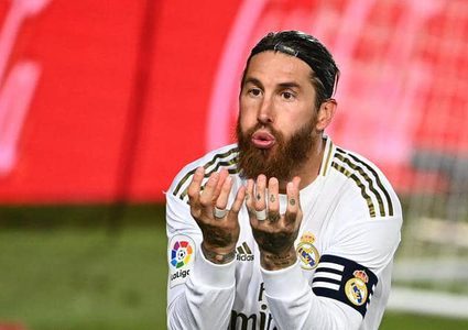 راموس ينفجر غضبا في غرفة ملابس ريال مدريد