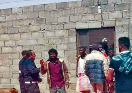 ليبيا.. تحرير 47 مهاجرا غير شرعي من سجن سري