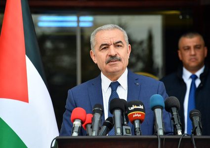 اشتية: هناك تقدم كبير بالاتصالات للحصول على اللقاح