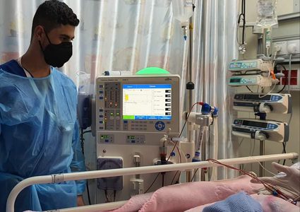 لأول مرة في مستشفى النجاح..إجراء غسيل دموي لطفلة بوزن 5 كيلو ونصف