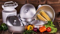 أبرز المخاطر الصحية المترتبة على تناول الطعام في أواني الألمنيوم