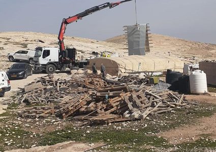 الاحتلال يفكك مساكن في "الزعيم" شرق القدس