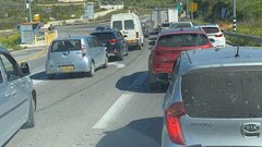 قوات الاحتلال تغلق حاجز حوارة جنوب نابلس