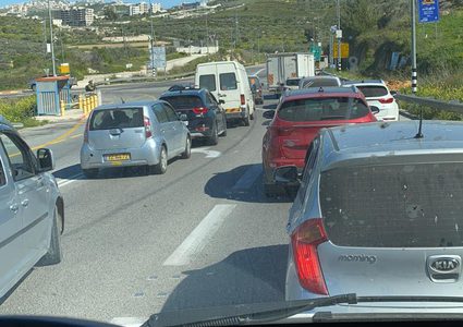 قوات الاحتلال تغلق حاجز حوارة جنوب نابلس